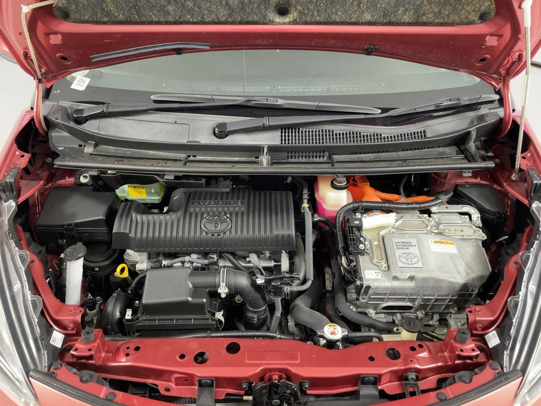 Photo '13' of Toyota Sienta