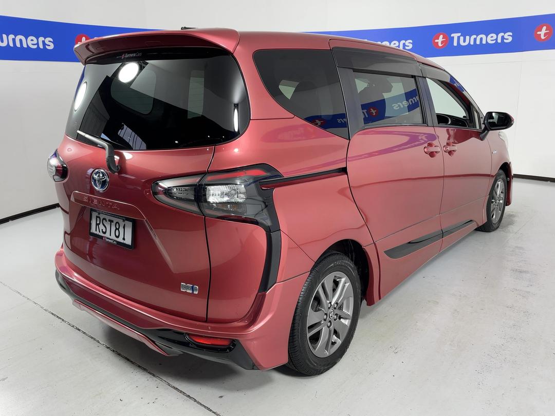 Photo '7' of Toyota Sienta