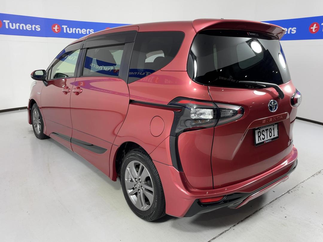 Photo '5' of Toyota Sienta