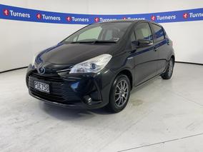 Photo '4' of Toyota Vitz