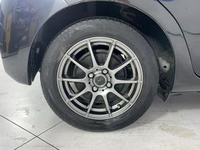 Photo '12' of Toyota Vitz