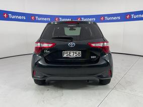 Photo '6' of Toyota Vitz