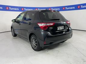 Photo '5' of Toyota Vitz