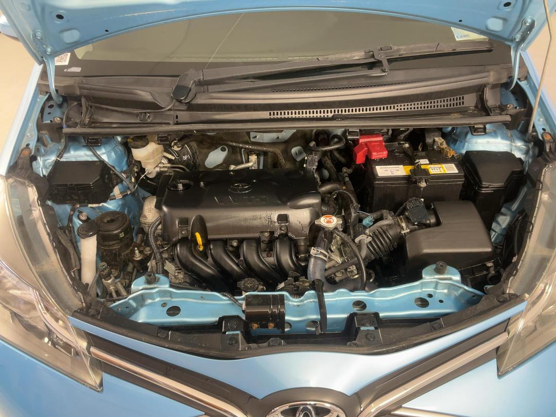 Photo '13' of Toyota Yaris