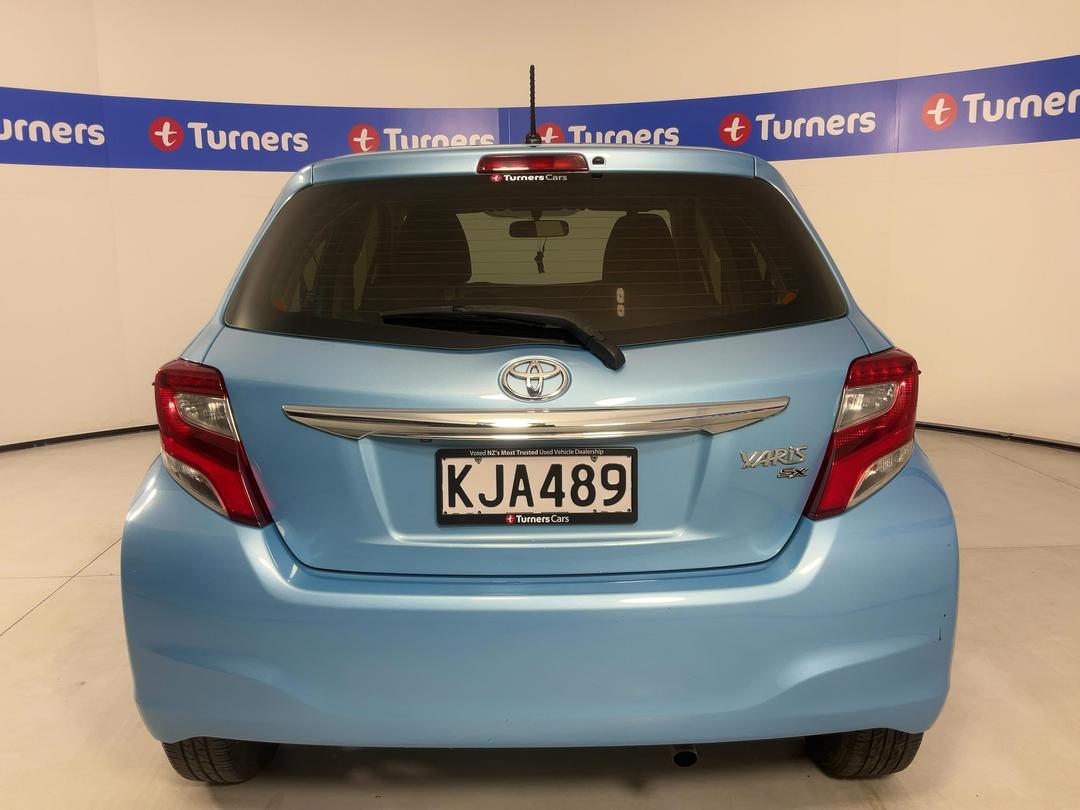 Photo '6' of Toyota Yaris