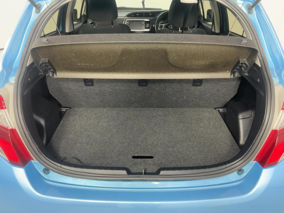 Photo '14' of Toyota Yaris