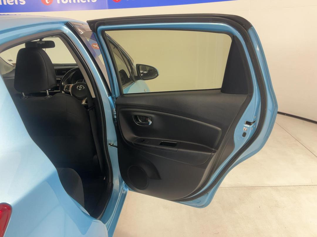 Photo '19' of Toyota Yaris