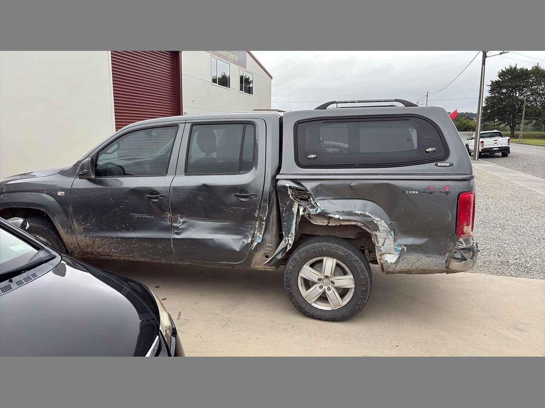 Photo '10' of Volkswagen Amarok