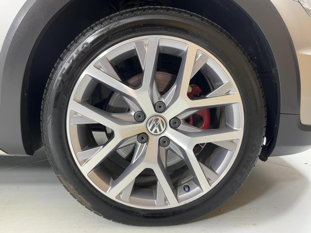 Photo '9' of Volkswagen Golf