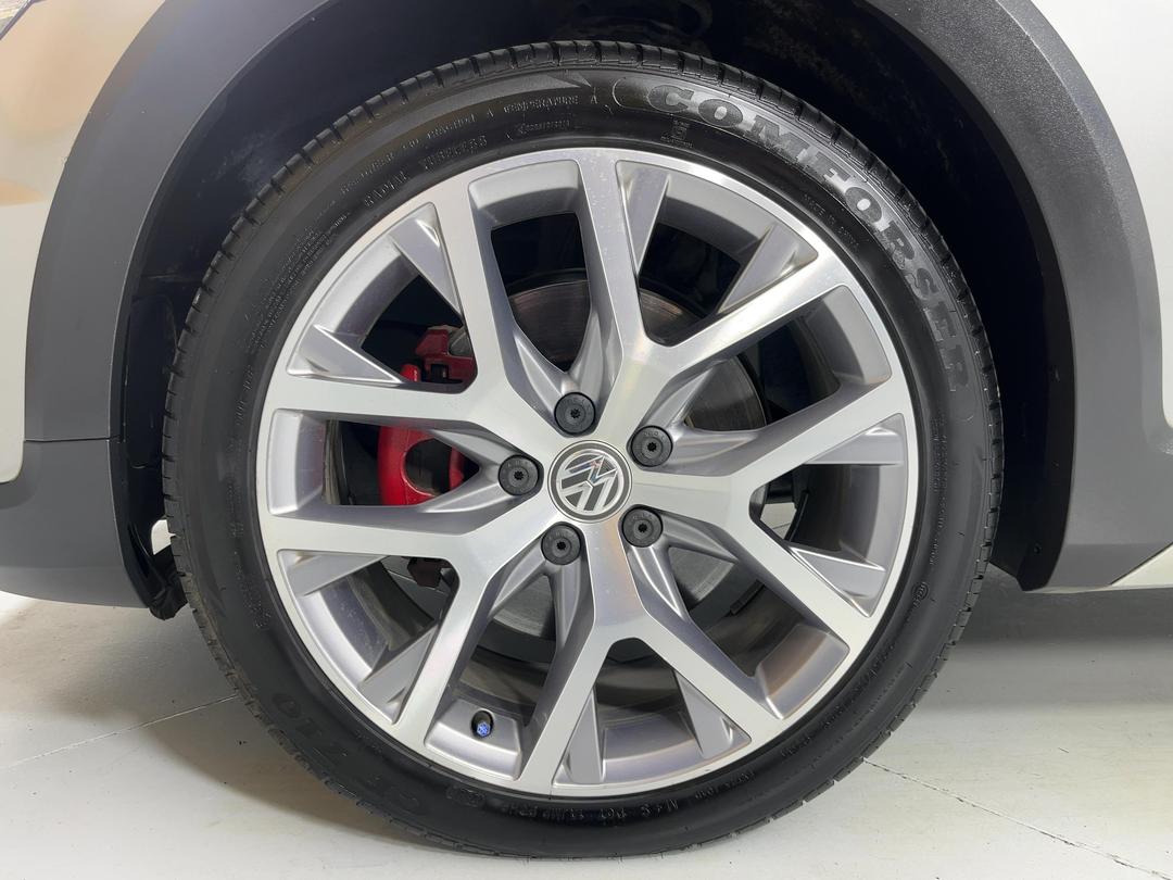 Photo '10' of Volkswagen Golf