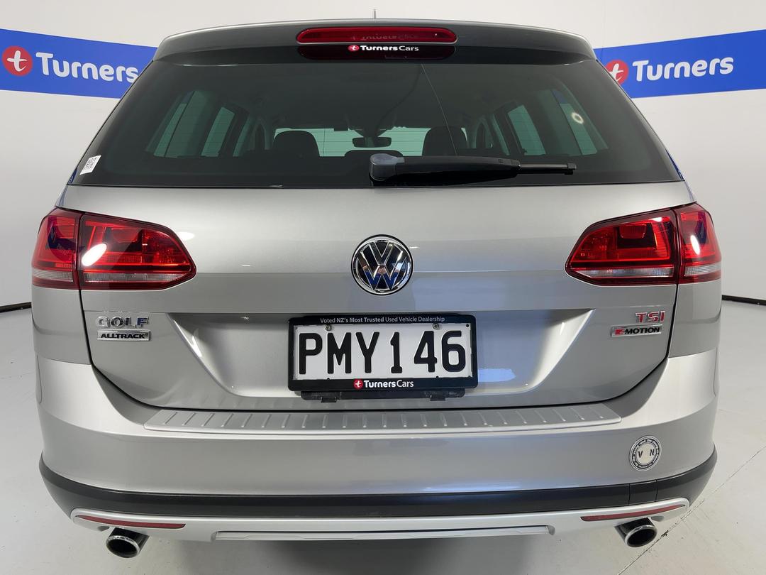 Photo '6' of Volkswagen Golf