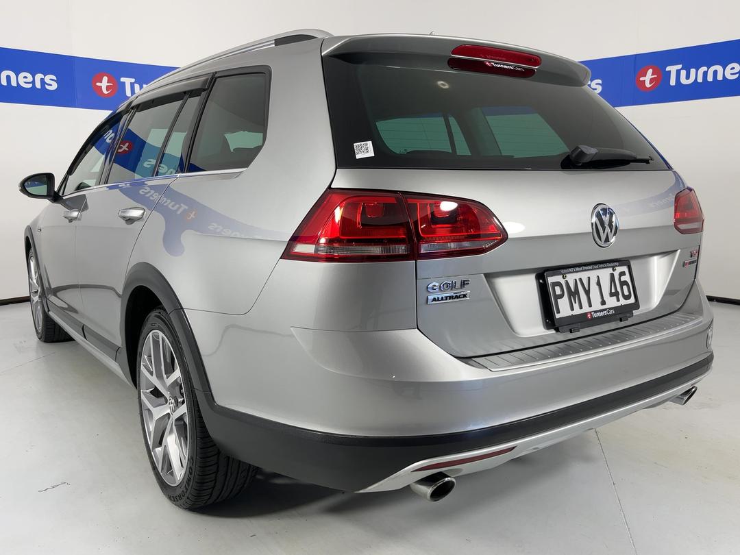 Photo '5' of Volkswagen Golf
