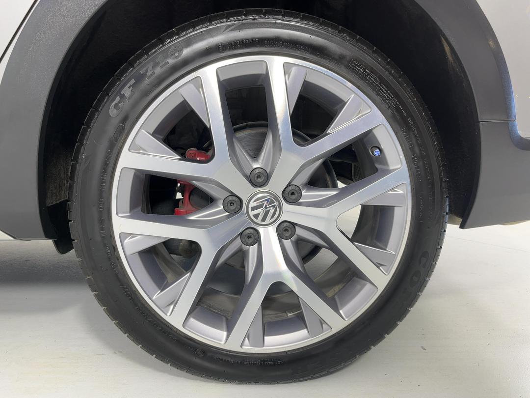 Photo '11' of Volkswagen Golf