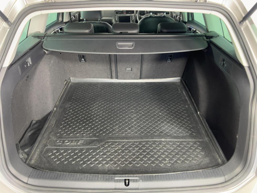 Photo '14' of Volkswagen Golf