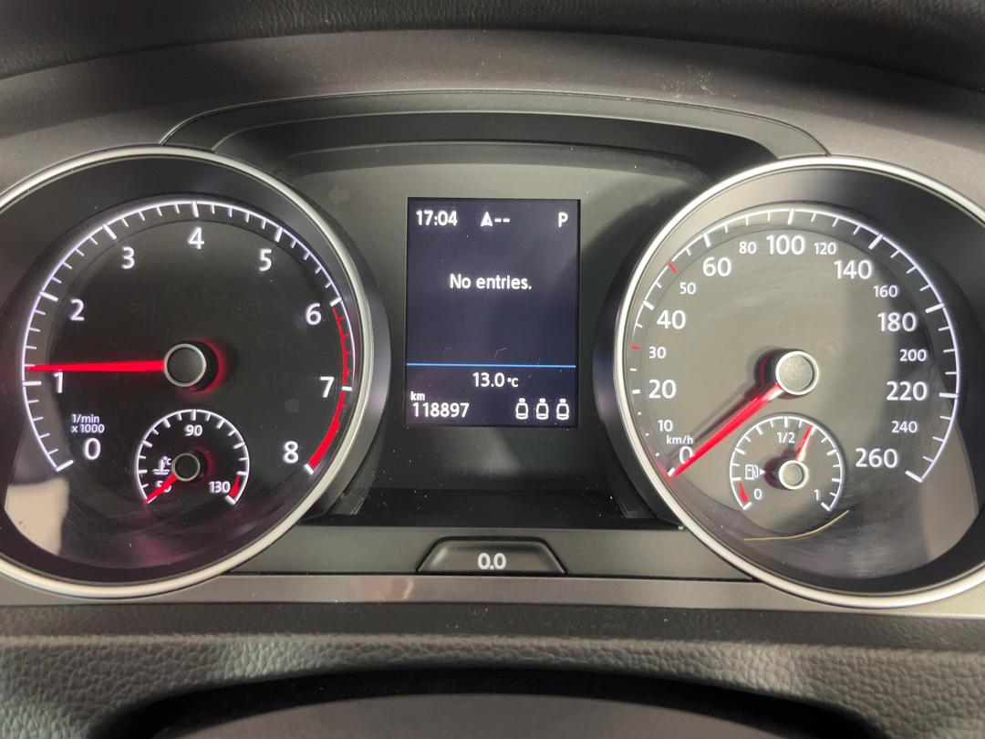 Photo '21' of Volkswagen Golf