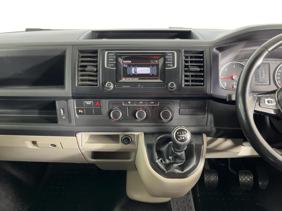 Photo '18' of Volkswagen T6