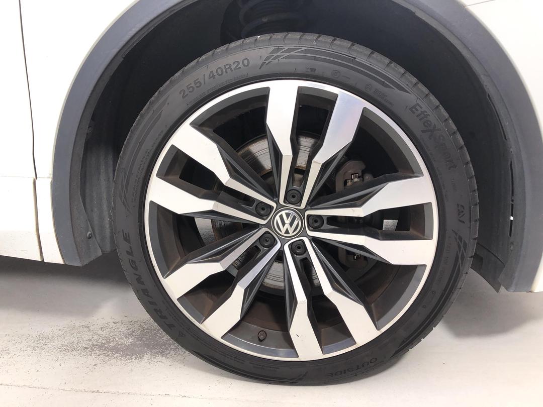 Photo '2' of Volkswagen Tiguan TSI R-Line 4Motion