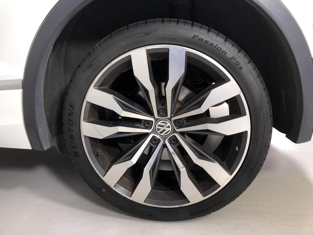 Photo '11' of Volkswagen Tiguan TSI R-Line 4Motion