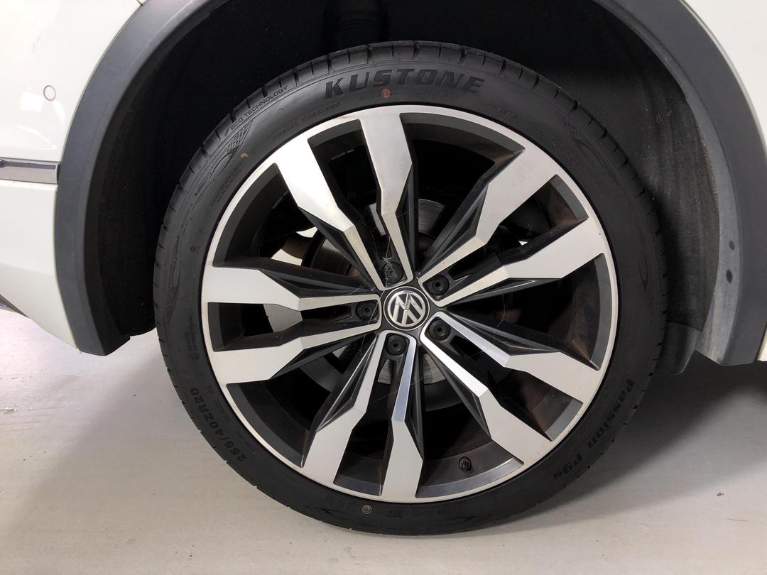 Photo '8' of Volkswagen Tiguan TSI R-Line 4Motion