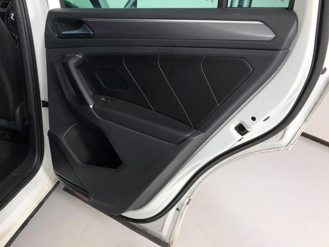Photo '17' of Volkswagen Tiguan TSI R-Line 4Motion