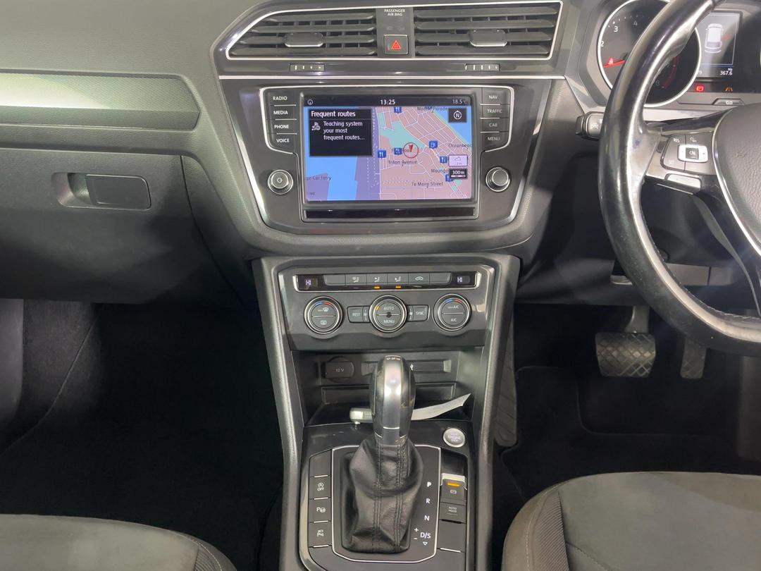 Photo '18' of Volkswagen Tiguan