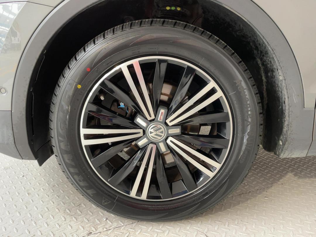 Photo '10' of Volkswagen Tiguan