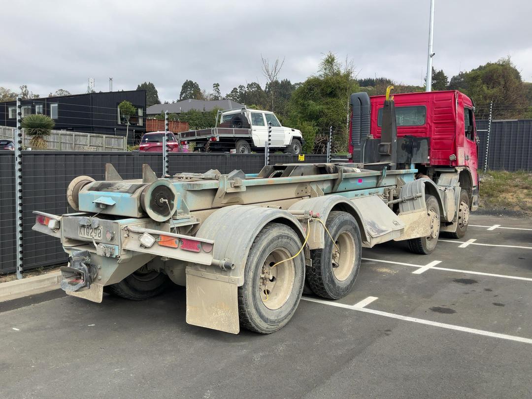 Photo '9' of Volvo FMX 540 SERIES 4 8X4R Horse Truck