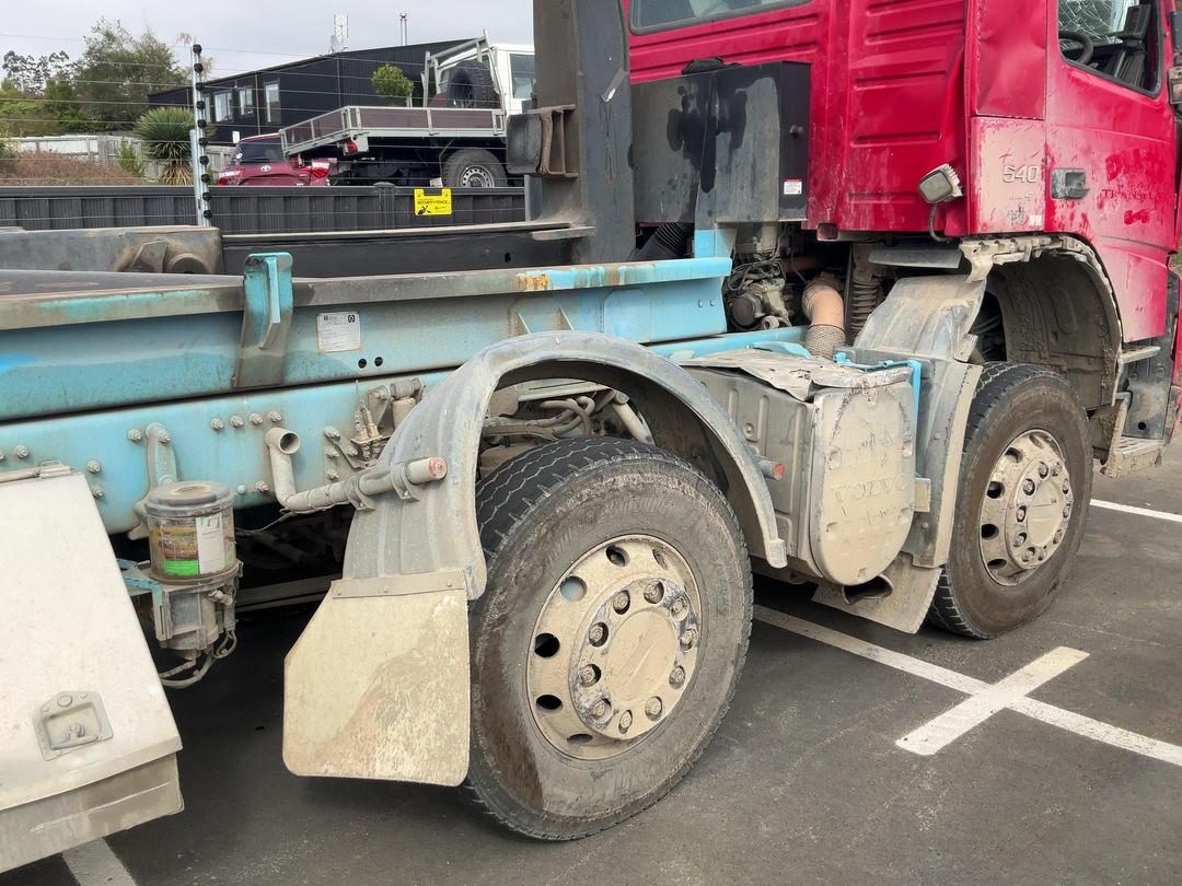 Photo '11' of Volvo FMX 540 SERIES 4 8X4R Horse Truck