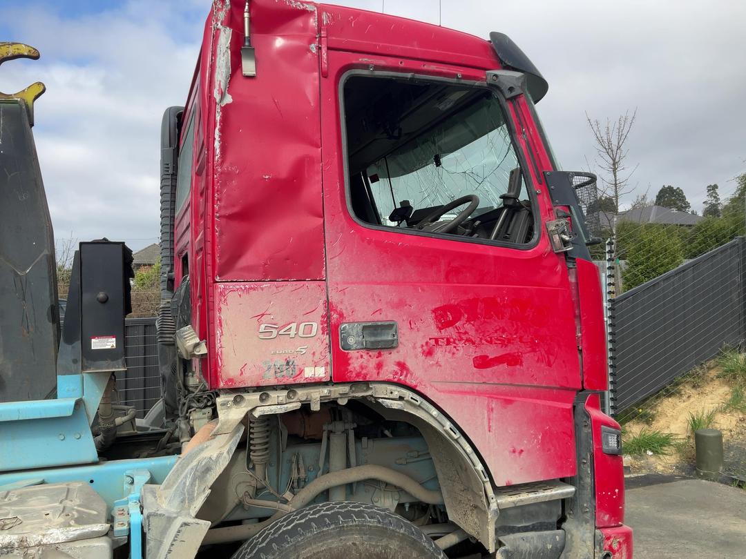 Photo '13' of Volvo FMX 540 SERIES 4 8X4R Horse Truck