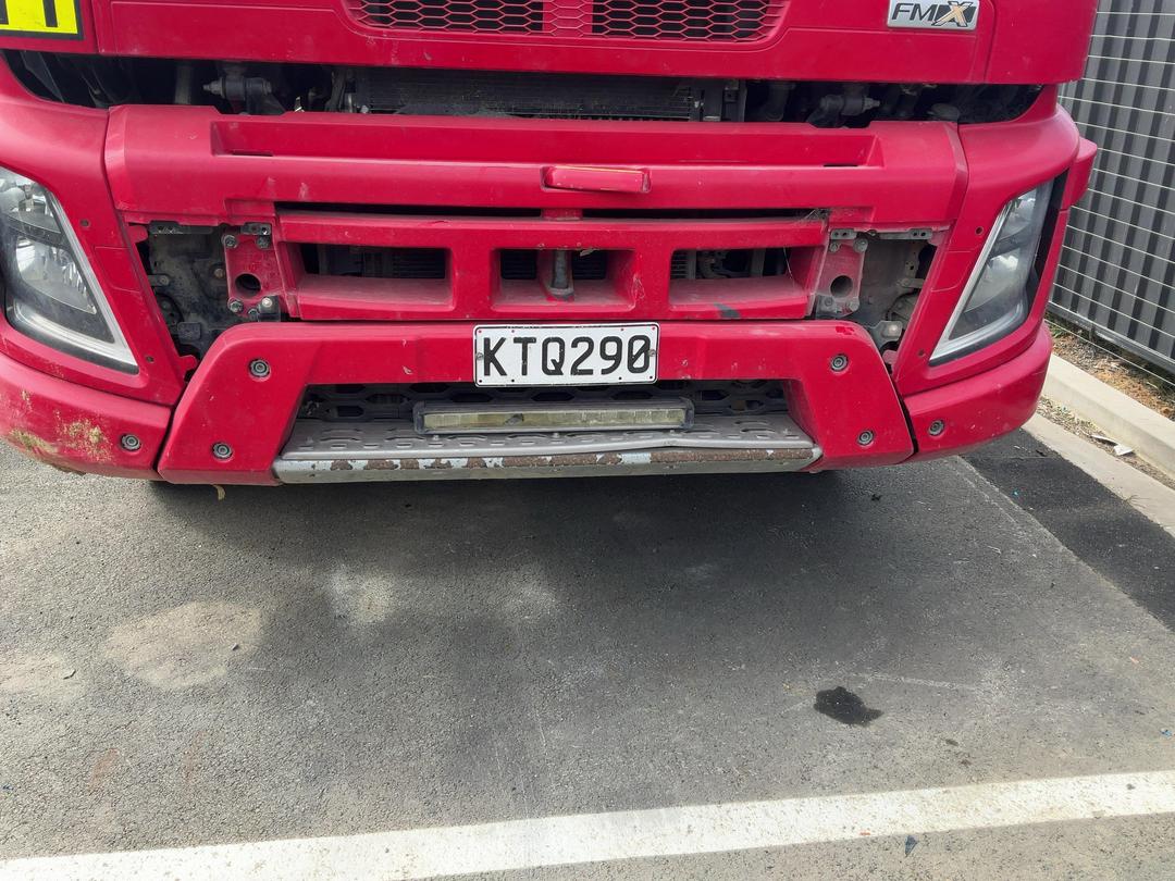 Photo '15' of Volvo FMX 540 SERIES 4 8X4R Horse Truck