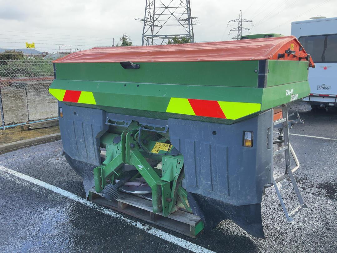 Photo '8' of Amazone Fertiliser Spreader Spreader