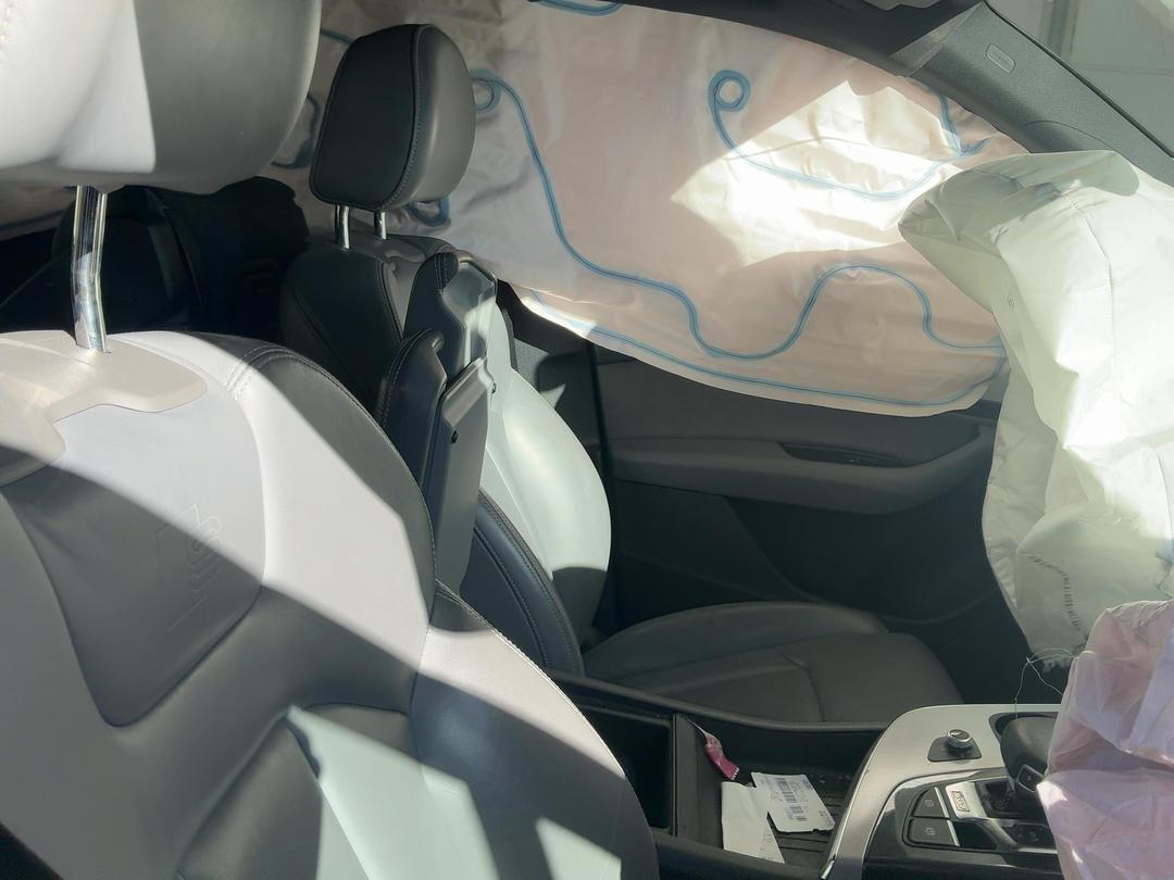 Photo '21' of Audi SQ7 Photo '21' of Audi SQ7