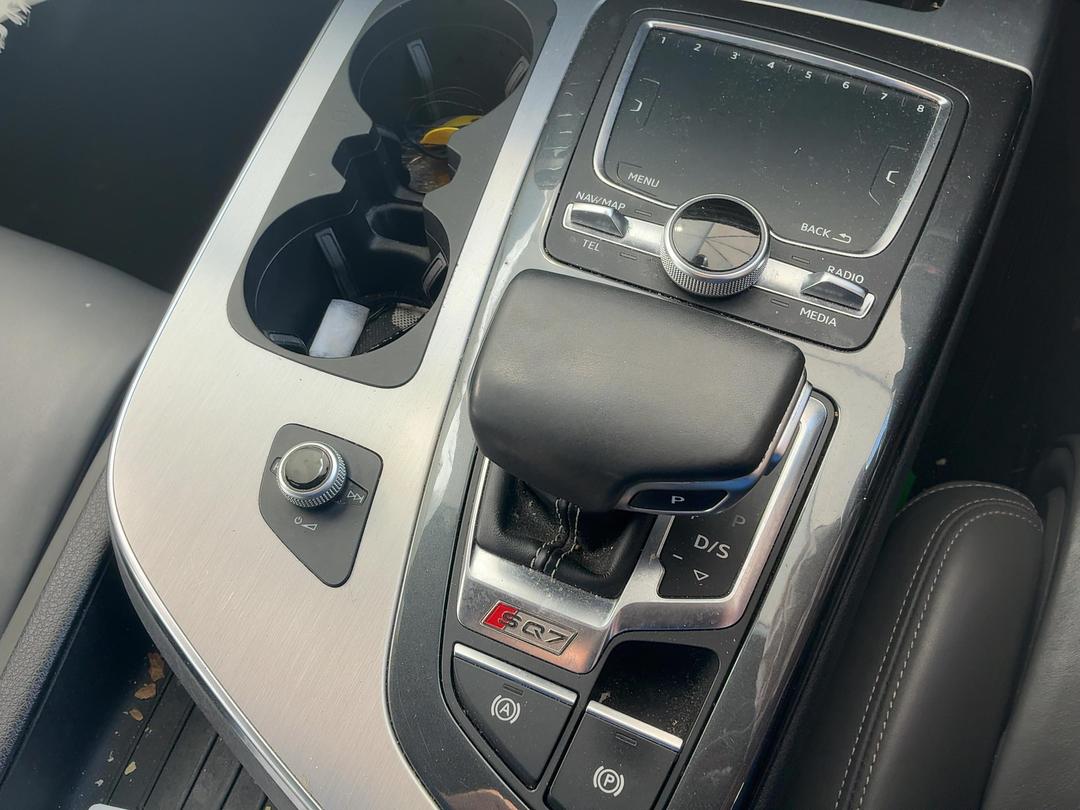 Photo '23' of Audi SQ7 Photo '23' of Audi SQ7