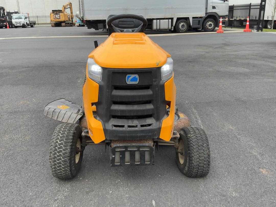 Photo '10' of Cub Cadet LX42" Mower