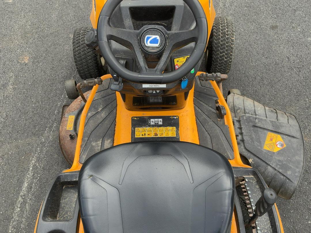 Photo '12' of Cub Cadet LX42" Mower