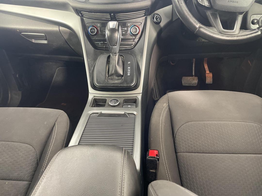 Photo '18' of Ford Escape