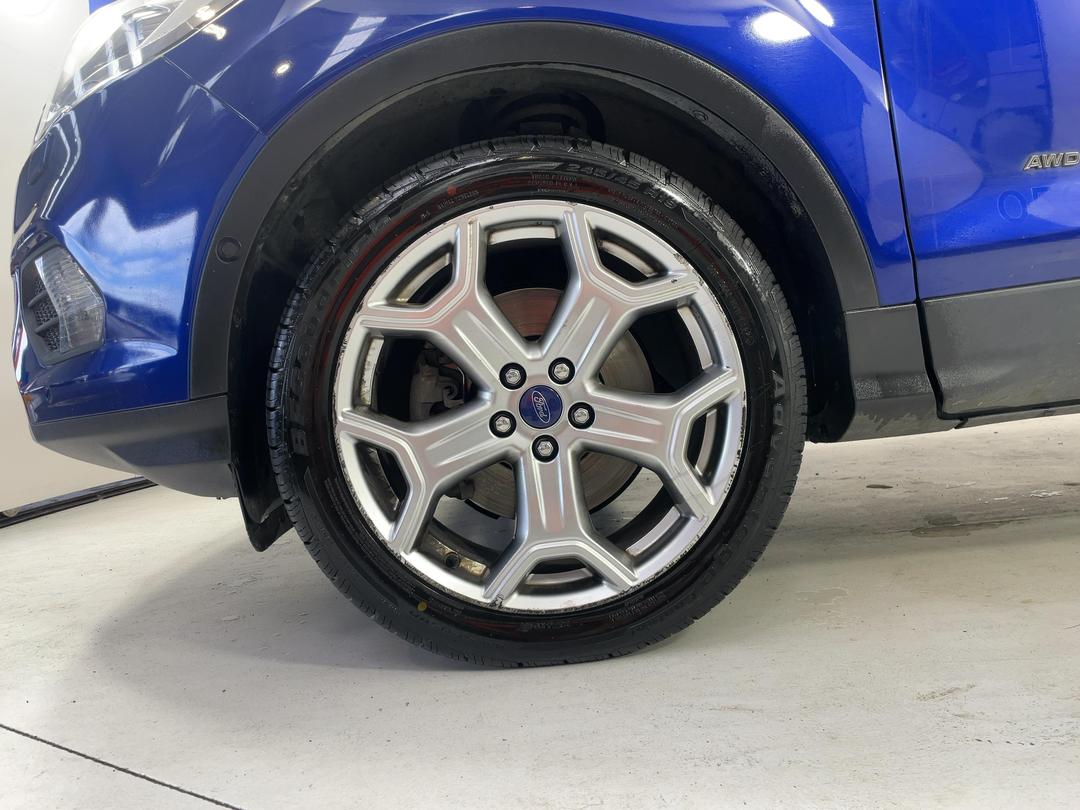 Photo '10' of Ford Escape