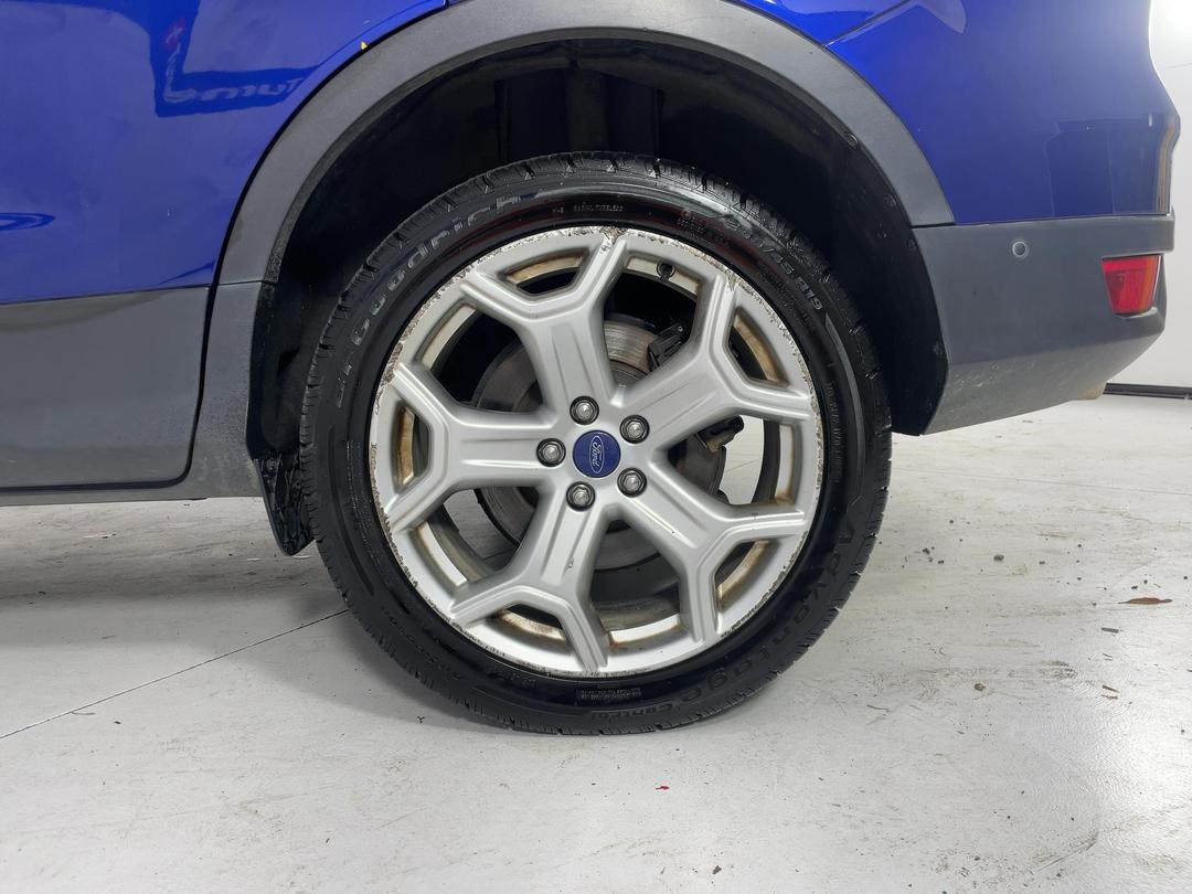 Photo '11' of Ford Escape