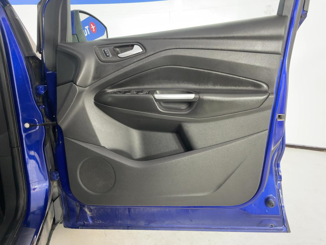 Photo '15' of Ford Escape