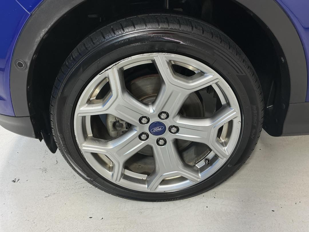 Photo '10' of Ford Escape