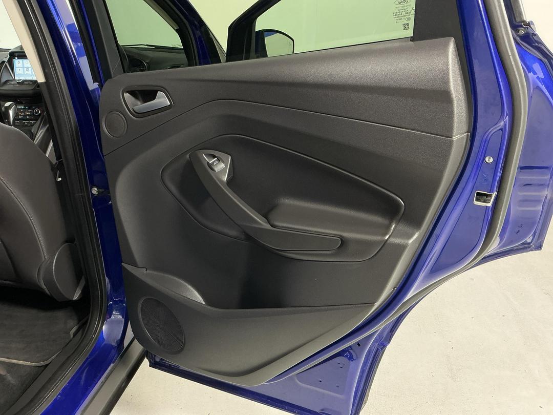 Photo '19' of Ford Escape