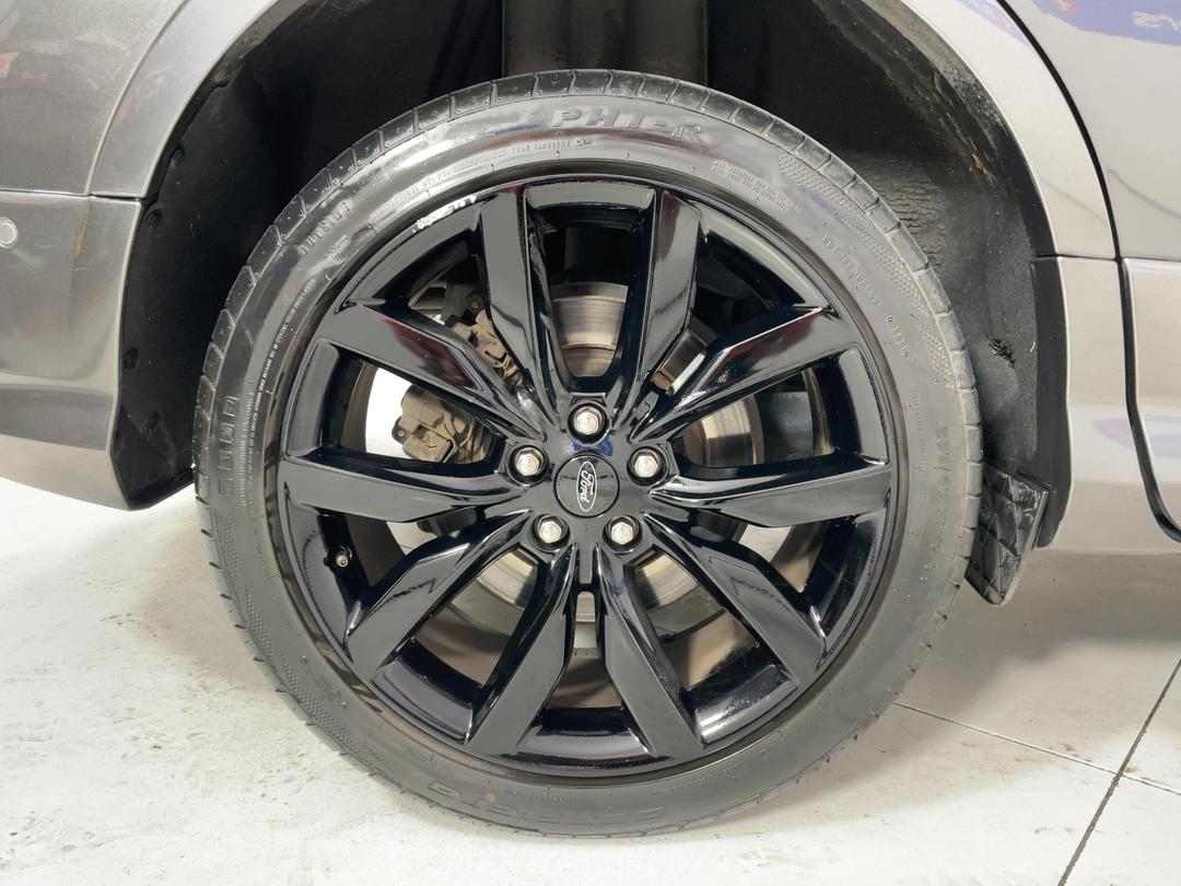 Photo '12' of Ford Escape