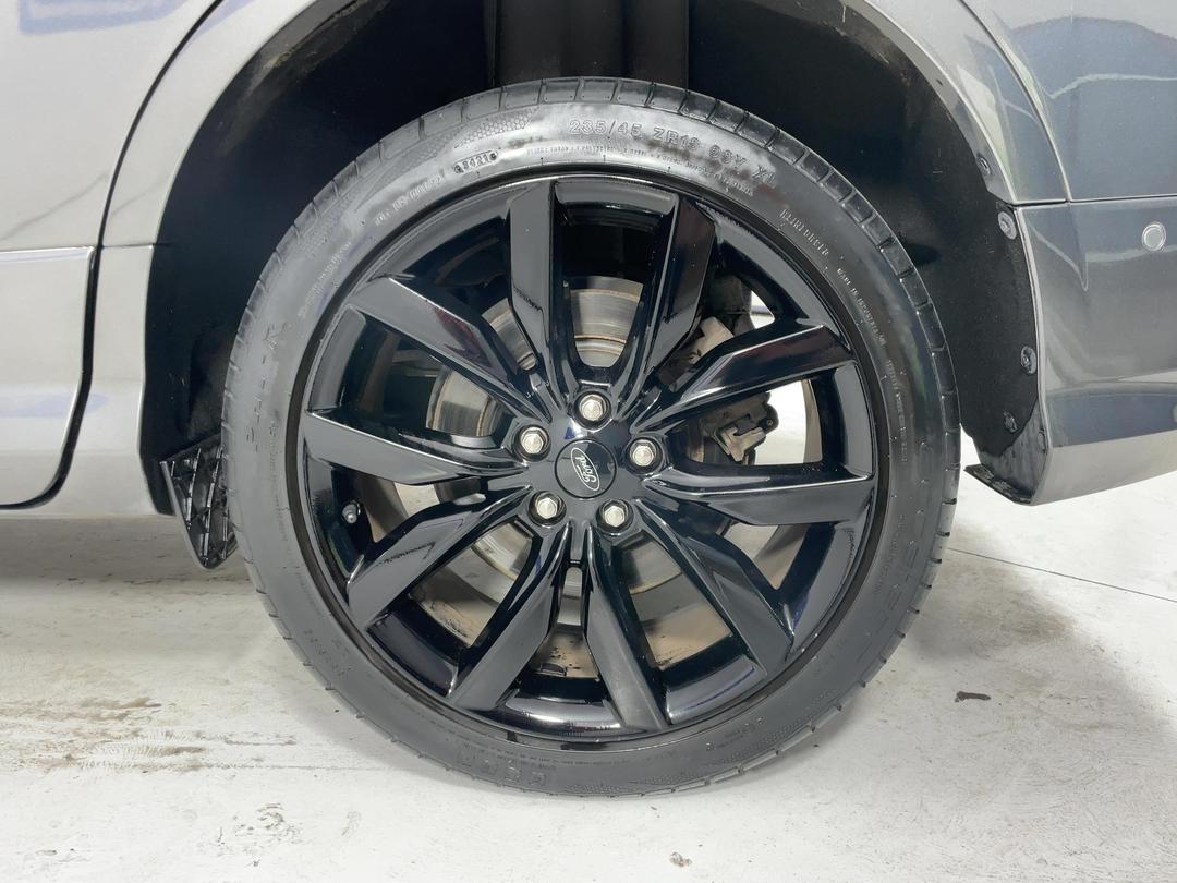 Photo '11' of Ford Escape