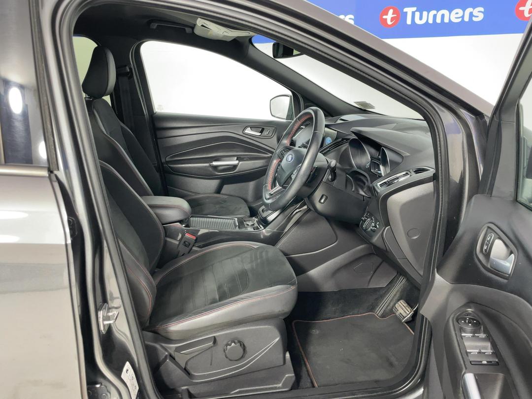 Photo '16' of Ford Escape