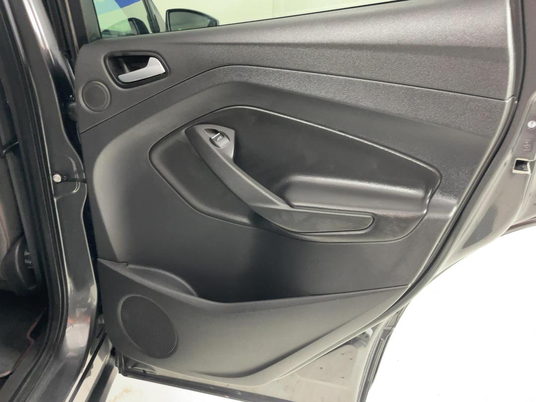 Photo '19' of Ford Escape