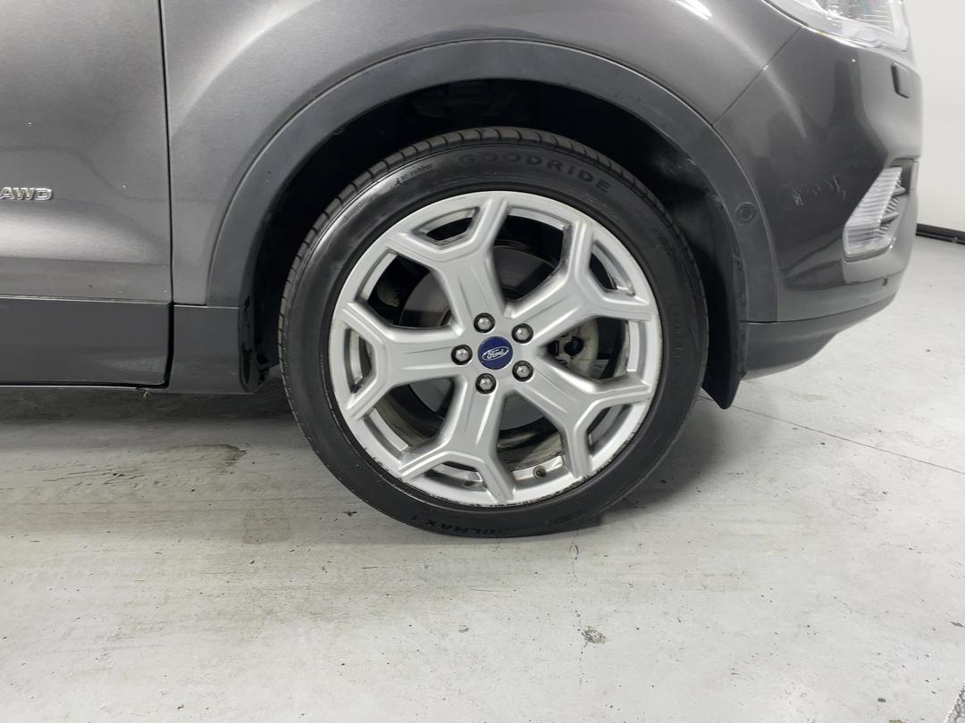 Photo '9' of Ford Escape