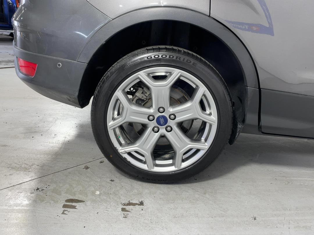 Photo '12' of Ford Escape