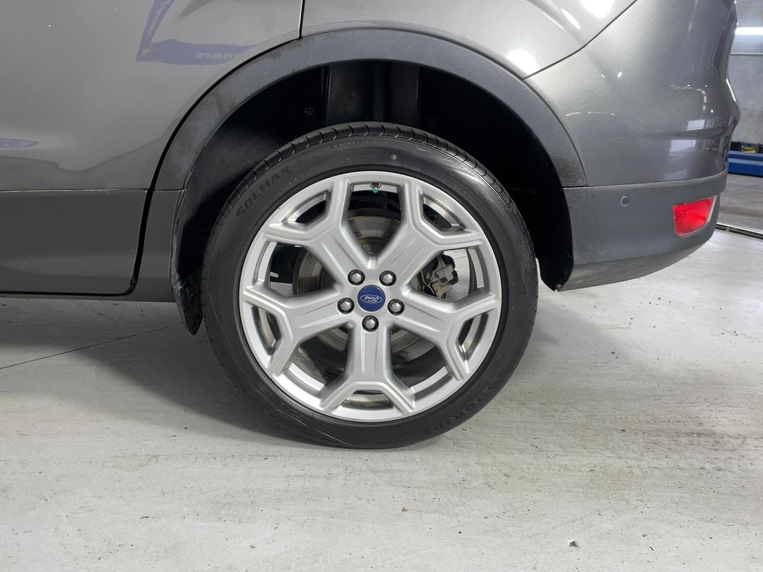 Photo '11' of Ford Escape