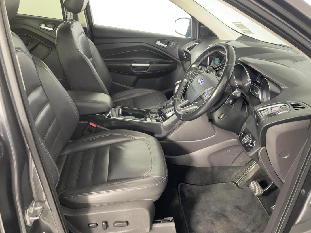 Photo '16' of Ford Escape