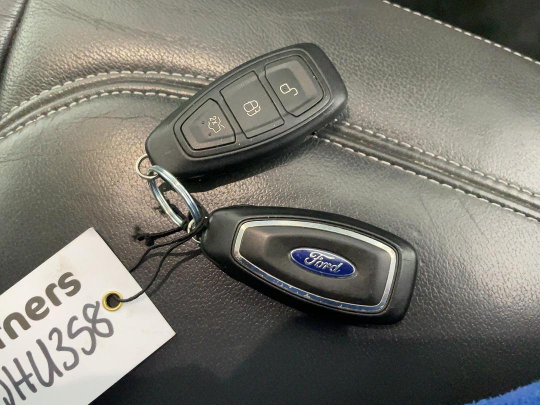 Photo '22' of Ford Escape